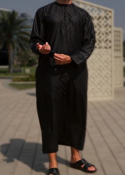 Emirati Black "Platinum" von Custom Qamis