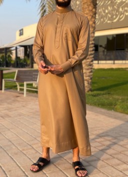 Saudi Olivbraun "Cashmere" von Custom Qamis