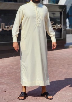 Saudi Creme "Cashmere" von Custom Qamis