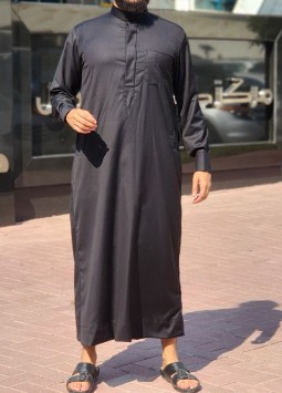 Saudi Black "Cashmere" von Custom Qamis