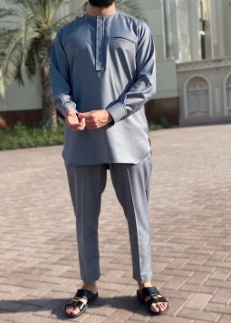 Nigerianischer Anzug „Nayja“ Grau von Custom Qamis